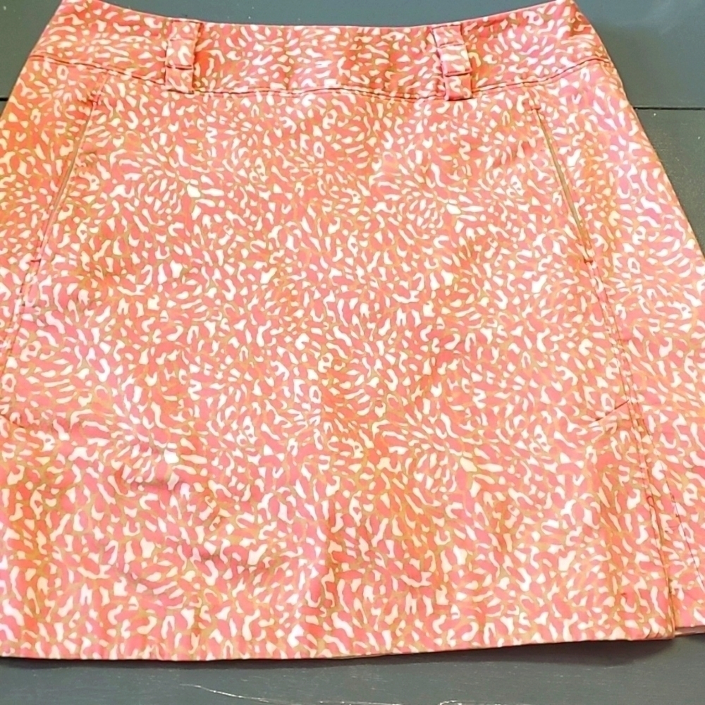 Sport Hailey Golf skort, size 19. 3 pockets. 97% cotton 3% spandex. EXCELLENT.
